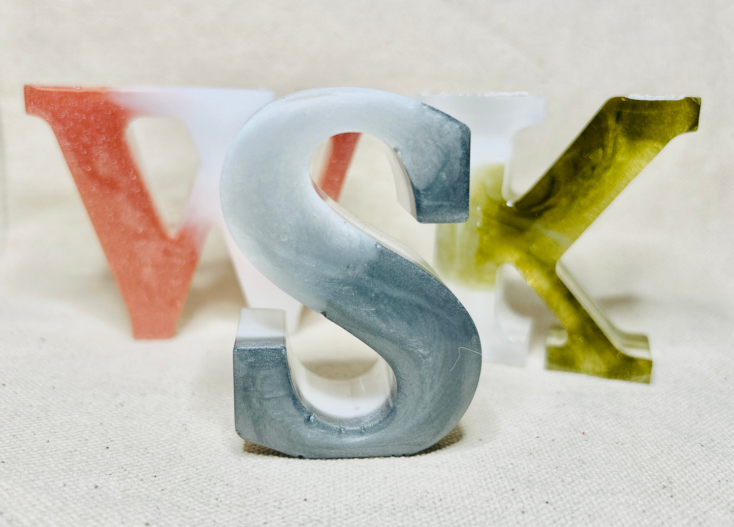 LuxeBlend Resin Mini Letters